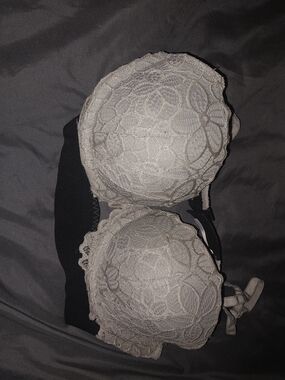 Lace Overlay Push-Up Bra in Light Gray